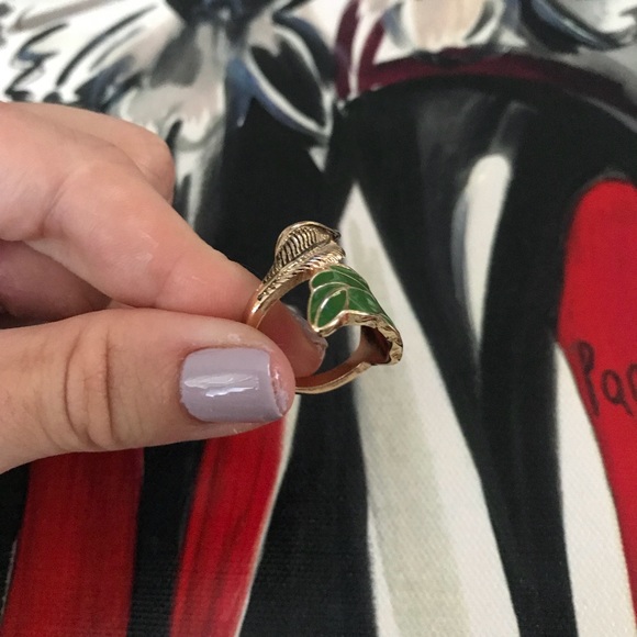 Green Enamel Leaf Design Cuff Wrap Ring - Picture 5 of 6